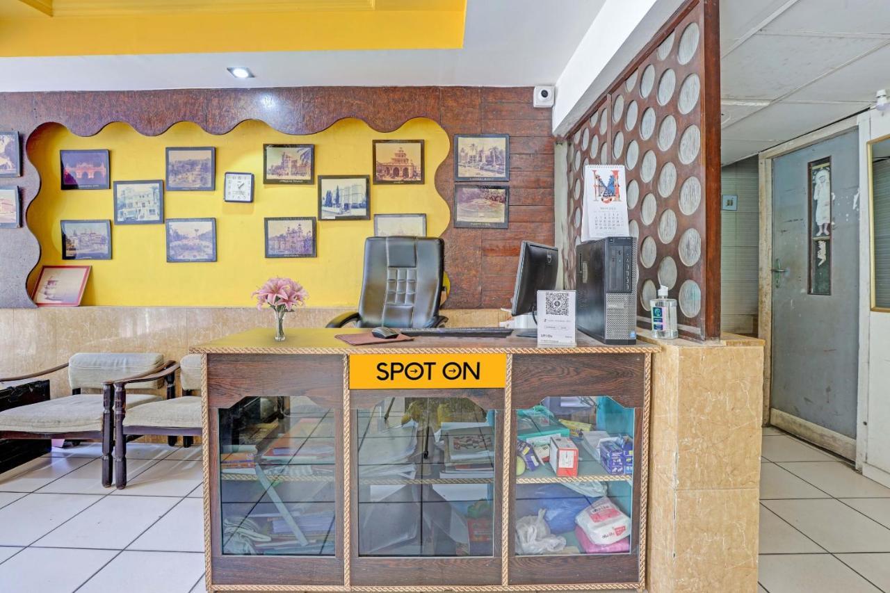 Oyo Flagship 80463 Hotel Mini Palace Vadodara Exterior photo