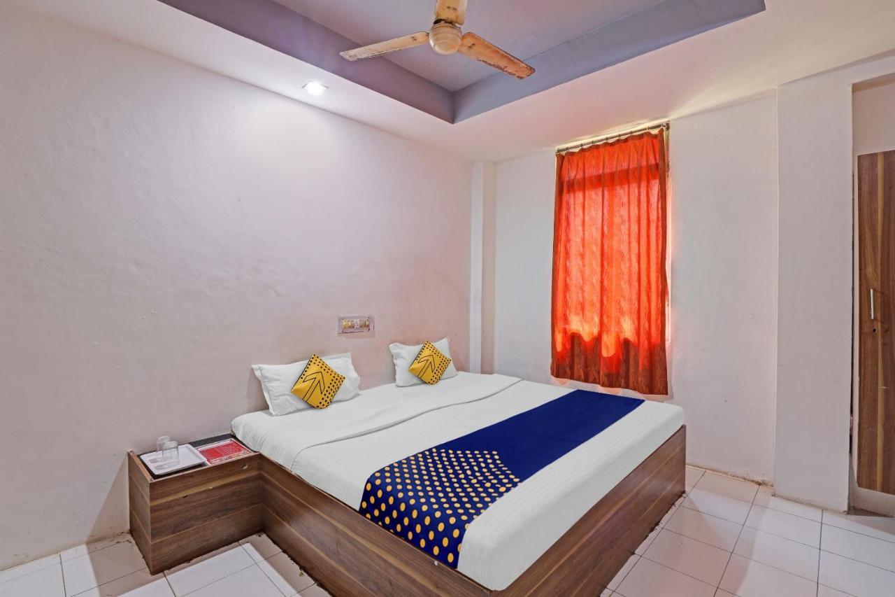 Oyo Flagship 80463 Hotel Mini Palace Vadodara Exterior photo