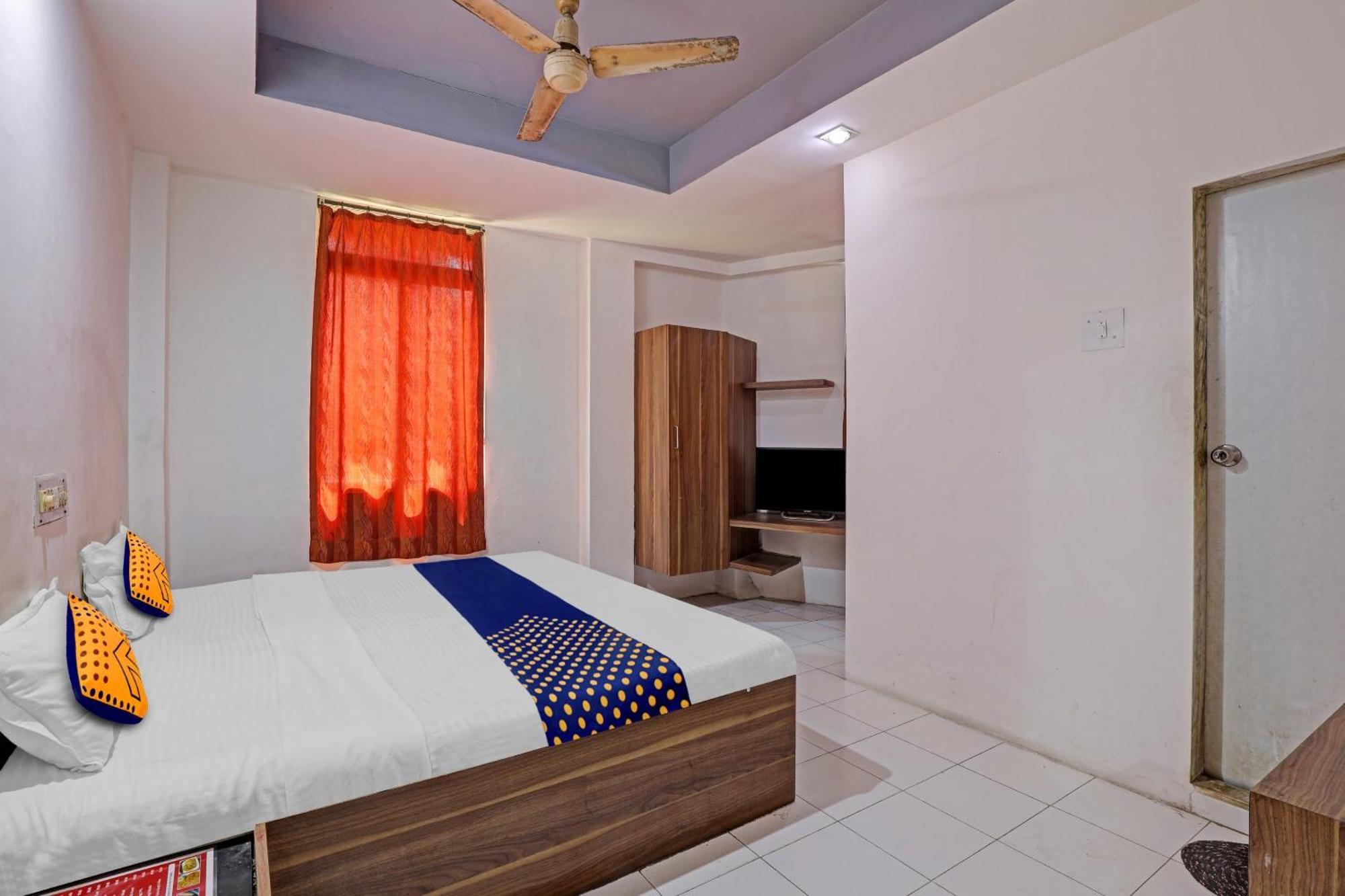 Oyo Flagship 80463 Hotel Mini Palace Vadodara Exterior photo