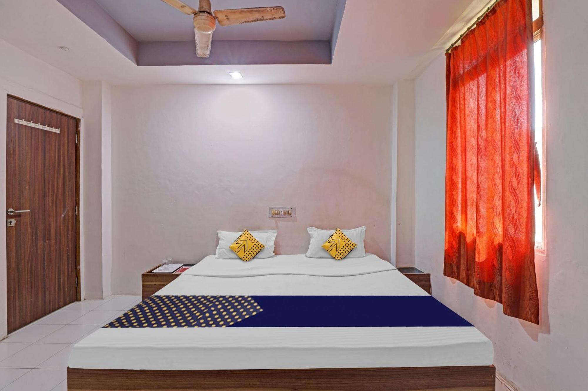 Oyo Flagship 80463 Hotel Mini Palace Vadodara Exterior photo