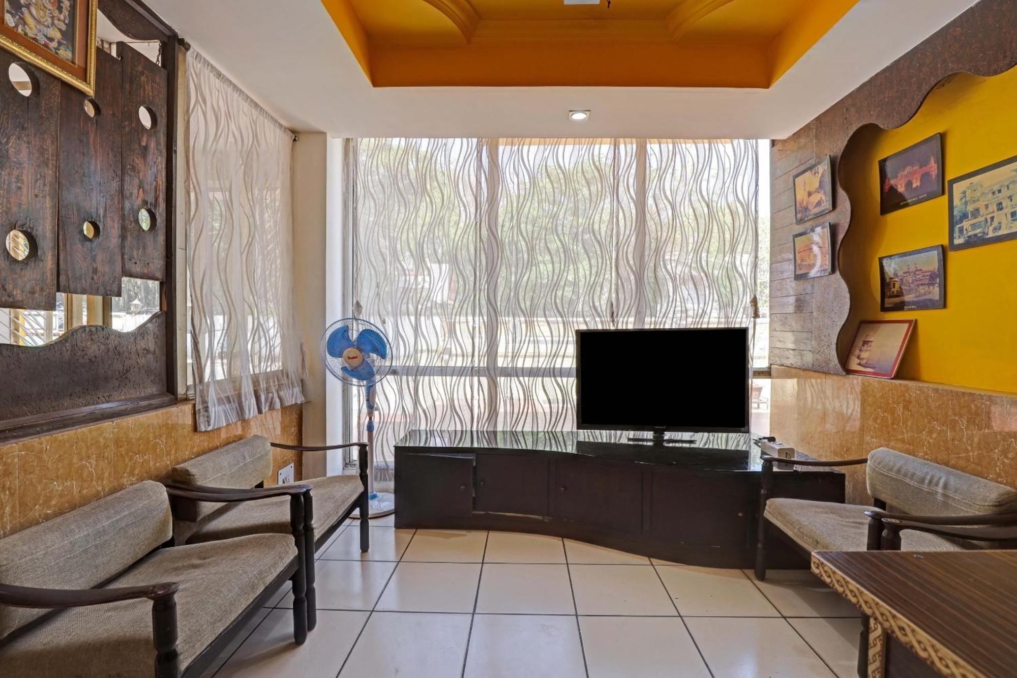 Oyo Flagship 80463 Hotel Mini Palace Vadodara Exterior photo