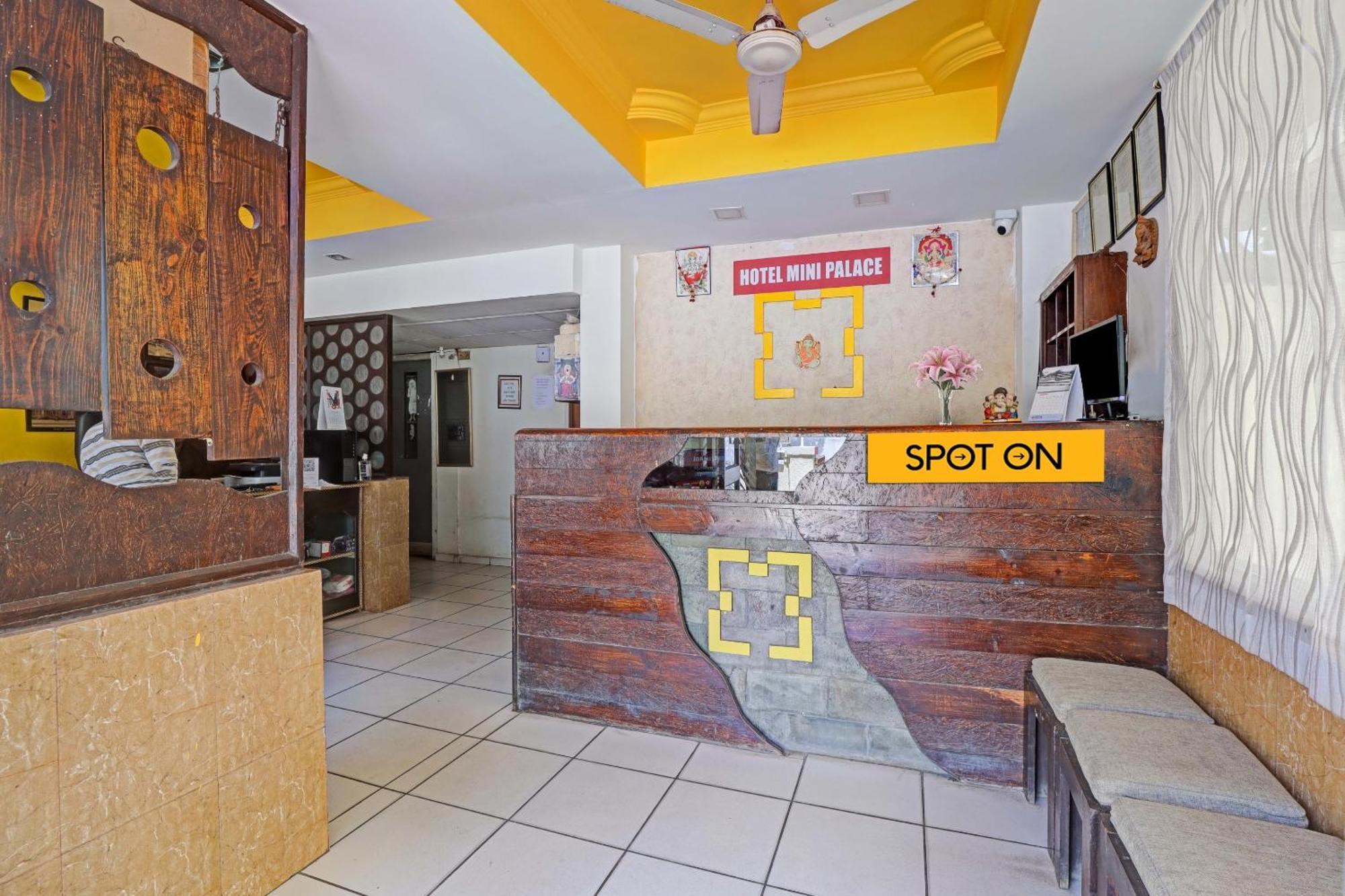 Oyo Flagship 80463 Hotel Mini Palace Vadodara Exterior photo